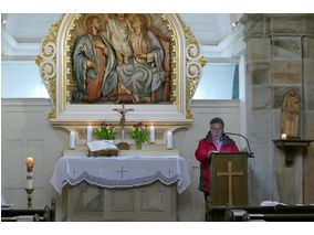 Bittprozession an der Weingartenkapelle (Foto: Karl-Franz Thiede)